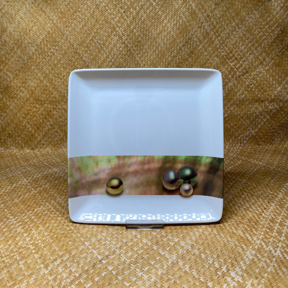 Assiette carrée - Perles de Tahiti